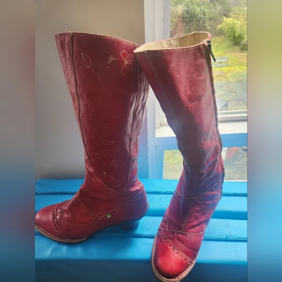 Women’s Red Leather Knee Boots - Picture 1 of 6